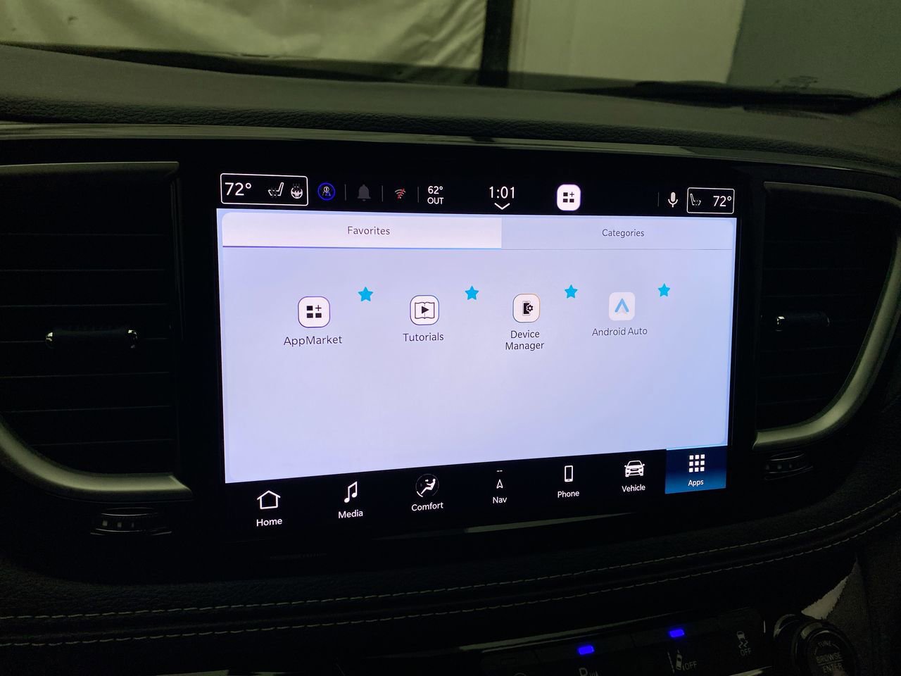 New 2027 Chrysler Pacifica Select w/ Family Tech Group AWD/4WD image 18