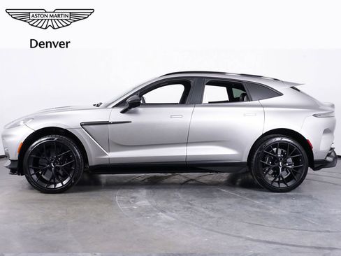 Used 2025 Aston Martin DBX 707 image 2