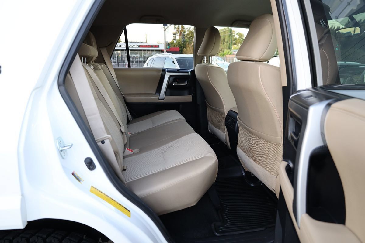 Used 2018 Toyota 4Runner SR5 AWD/4WD image 16