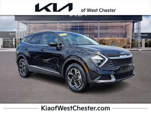 Used 2023 Kia Sportage LX image 1