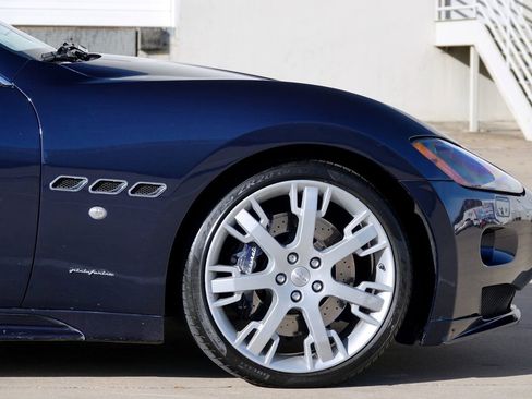 Used 2011 Maserati GranTurismo S image 27