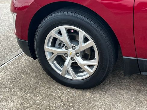 Used 2021 Chevrolet Equinox LT image 48