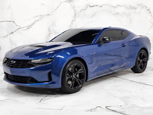 Used 2022 Chevrolet Camaro LT RWD image 6