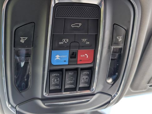 Used 2023 Jeep Grand Cherokee L Limited w/ Luxury Tech Group II image 38