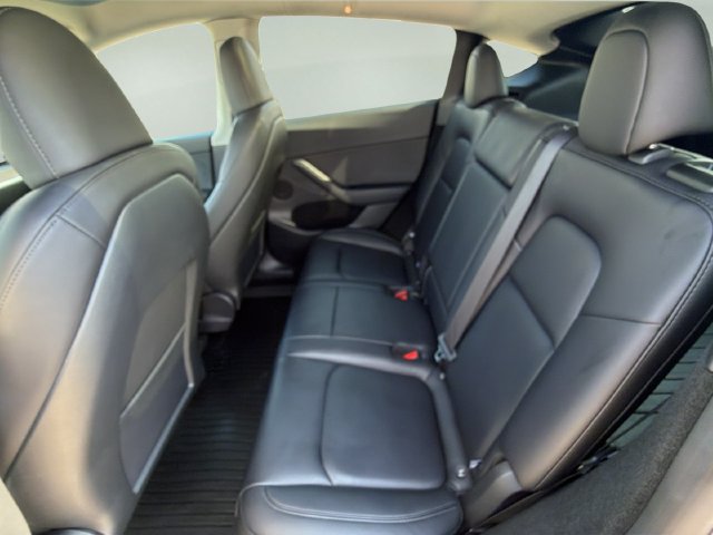 Used 2025 Tesla Model Y Long Range RWD image 15
