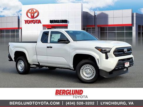 Used 2025 Toyota Tacoma SR image 1