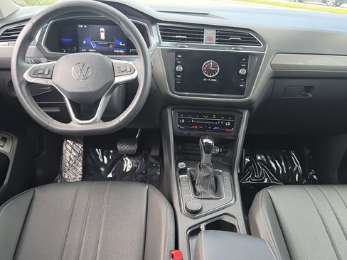 Used 2022 Volkswagen Tiguan SE image 15