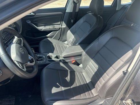 Used 2024 Volkswagen Jetta SE image 10