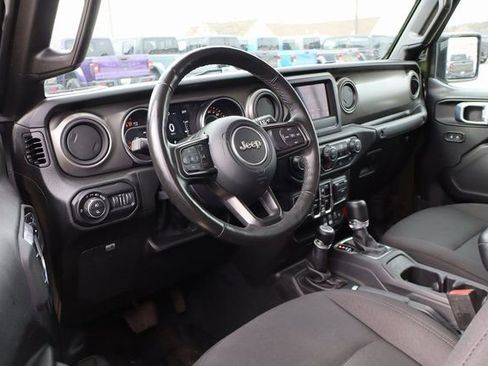 Used 2022 Jeep Gladiator Sport AWD/4WD image 11