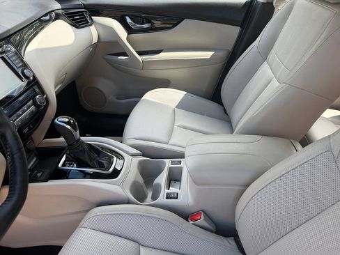 Used 2022 Nissan Rogue Sport SL w/ Premium Package FWD image 12