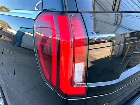 Certified 2025 Ford Expedition Active image 28