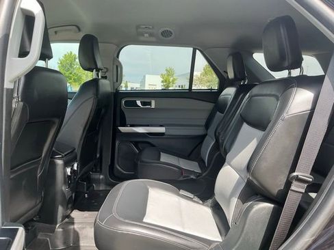 Used 2023 Ford Explorer XLT w/ Equipment Group 202A AWD/4WD image 33
