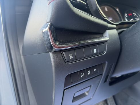 Used 2022 MAZDA MAZDA3 s FWD image 17