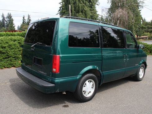 Used 1998 Chevrolet Astro LS RWD image 3