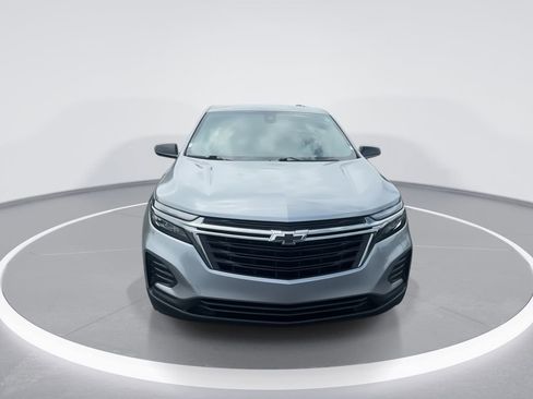 Used 2024 Chevrolet Equinox LS w/ LS Convenience Package image 3