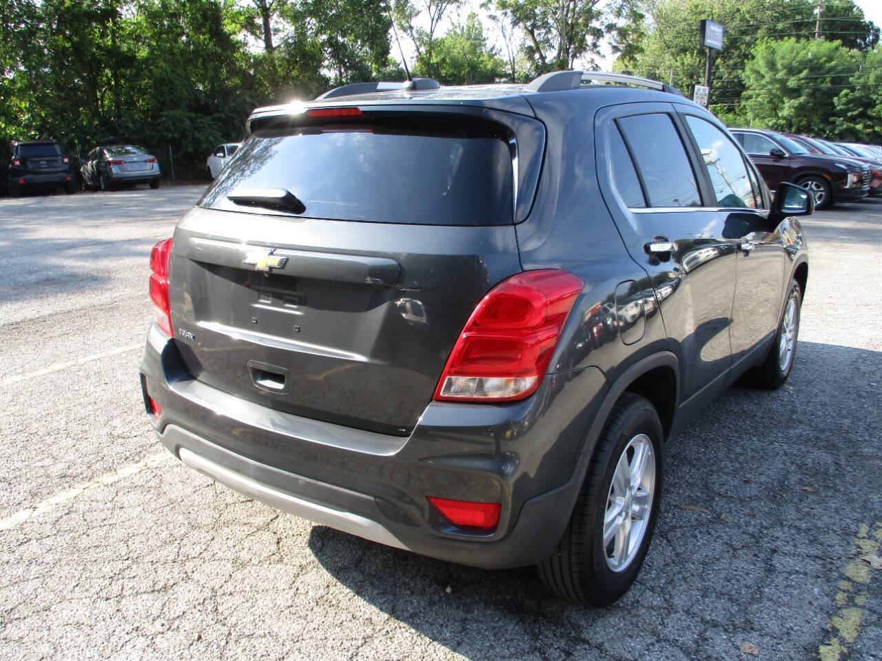 Used 2018 Chevrolet Trax LT w/ LT Convenience Package AWD/4WD image 3
