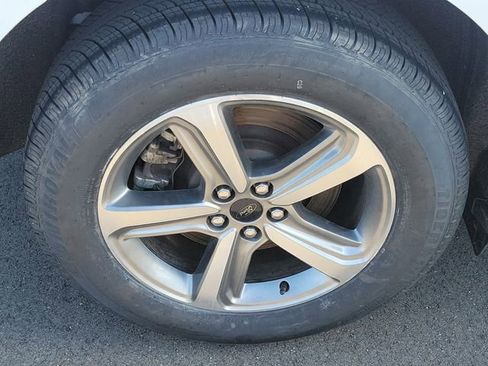 Certified 2023 Ford Edge SEL w/ Convenience Package AWD/4WD image 5