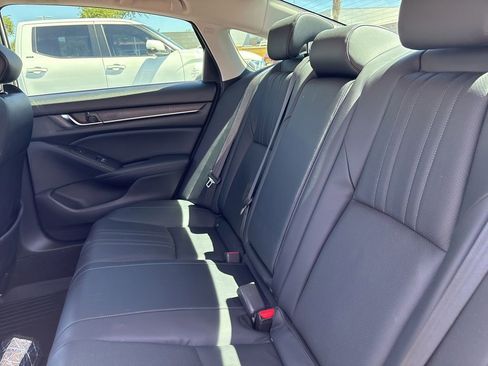 Used 2018 Honda Accord Touring image 11