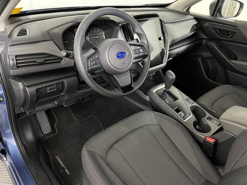 Used 2024 Subaru Crosstrek 2.0i Premium image 3