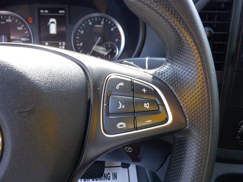 Used 2023 Mercedes-Benz Metris image 16