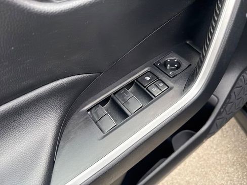 Used 2020 Toyota RAV4 XLE Premium image 10