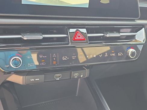 New 2026 Kia Niro Wind FWD image 25