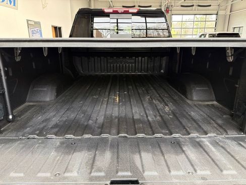 Used 2025 GMC Sierra 2500 AT4 w/ AT4 Premium Plus Package AWD/4WD image 8