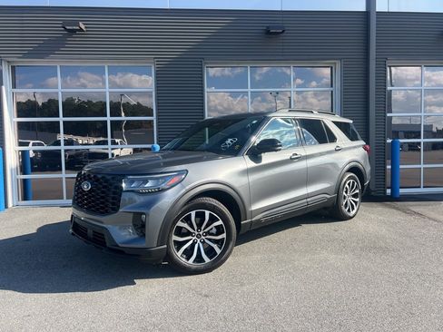 Used 2025 Ford Explorer ST-Line w/ Premium Package image 1