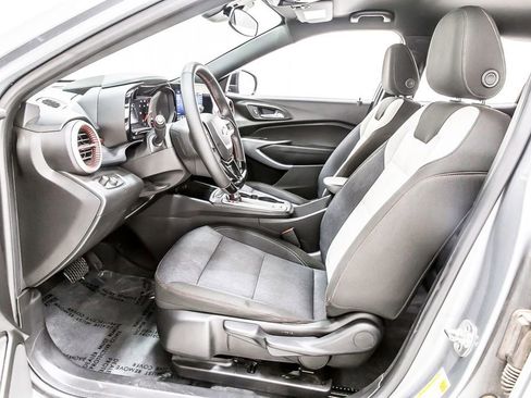 Used 2024 Chevrolet Trax RS w/ Driver Confidence Package FWD image 27