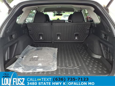 Used 2025 Subaru Outback Premium w/ Popular Package #1A AWD/4WD image 27