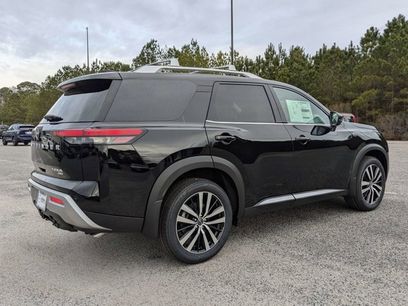 New 2025 Nissan Pathfinder Platinum w/ Cargo Package