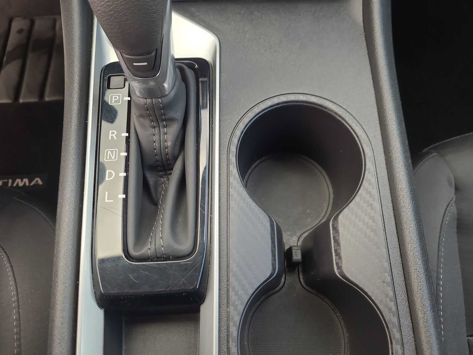 Used 2025 Nissan Altima 2.5 SV FWD image 25
