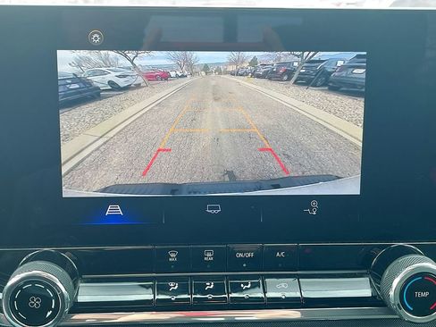 Used 2024 Chevrolet Colorado Z71 w/ Safety Package image 29