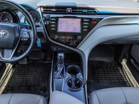 Used 2018 Toyota Camry SE FWD image 25