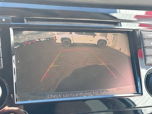 Used 2018 Nissan Rogue SV FWD image 12
