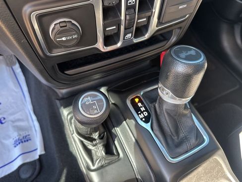 Used 2020 Jeep Wrangler Unlimited Sport image 24