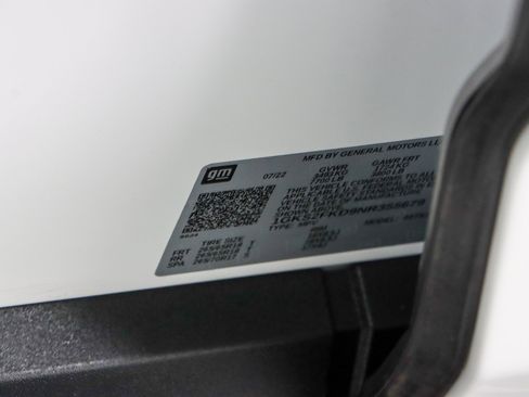 Used 2022 GMC Yukon XL SLE image 35