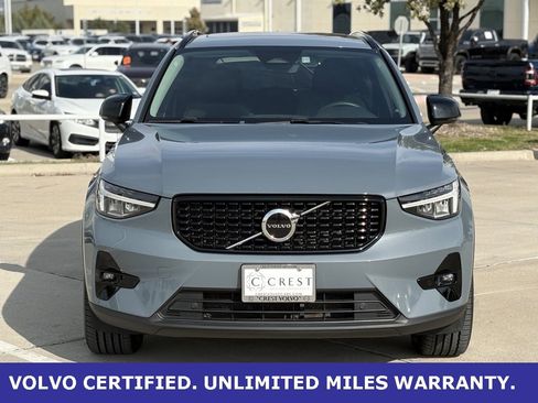 Certified 2023 Volvo XC40 B4 Plus image 3