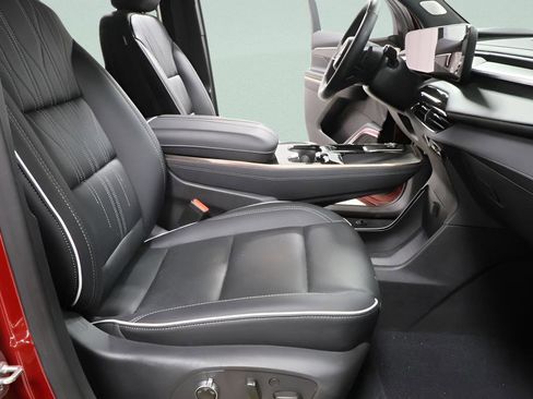 Used 2025 Buick Enclave Avenir w/ Super Cruise Package image 30