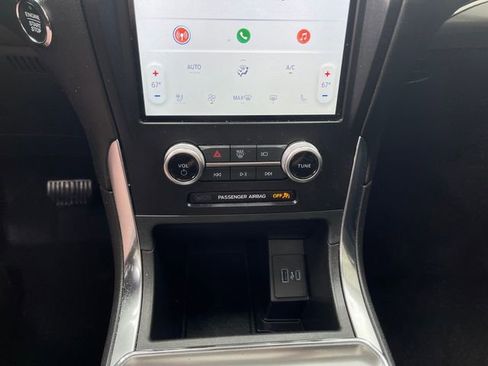 Used 2024 Ford Edge Titanium AWD/4WD image 18
