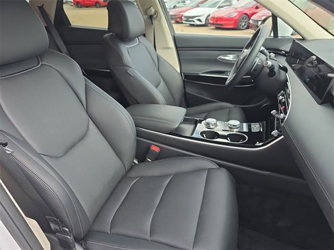 Used 2026 Genesis GV70 2.5T image 10