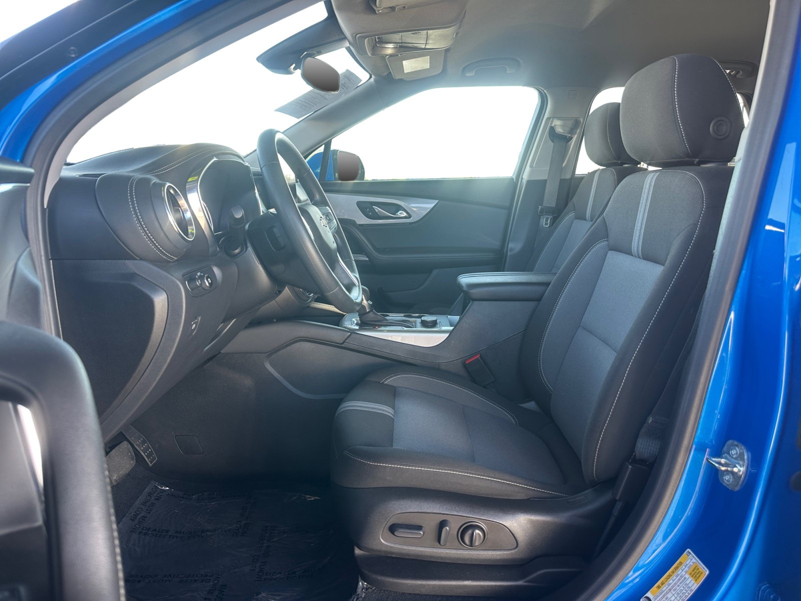 Used 2025 Chevrolet Blazer LT FWD image 9