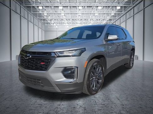 Used 2023 Chevrolet Traverse RS FWD image 3