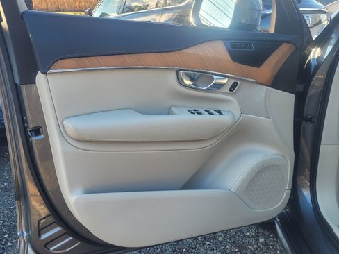 Used 2020 Volvo XC90 T6 Inscription w/ Protection Package Premier image 12