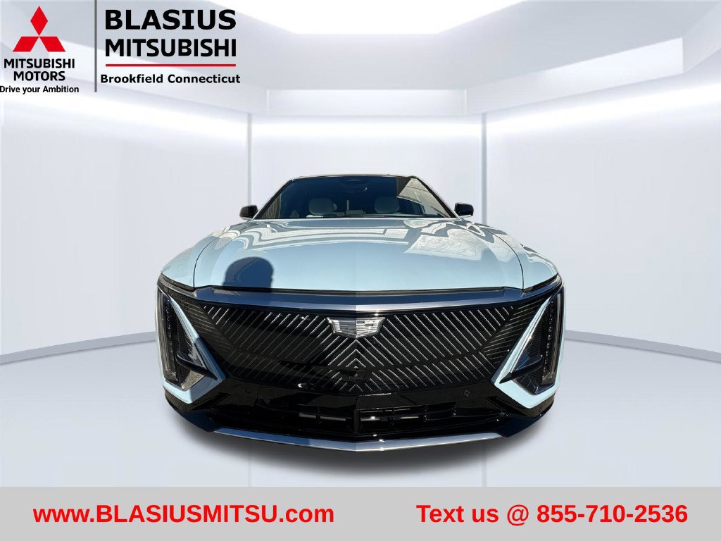 Used 2024 Cadillac Lyriq Luxury AWD/4WD image 4
