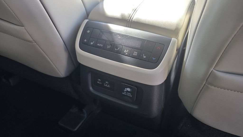 Used 2022 Nissan Pathfinder Platinum w/ Lighting Package (N92) AWD/4WD image 8