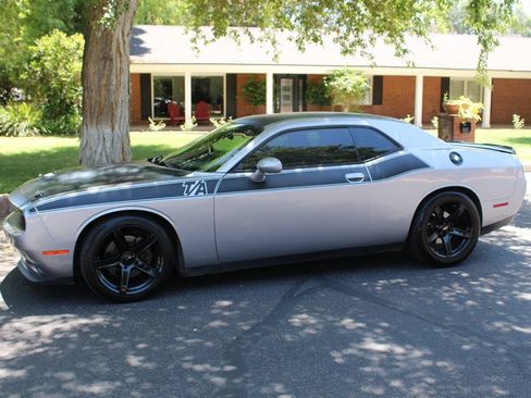 Used 2018 Dodge Challenger R/T w/ Quick Order Package 22P T/A RWD image 28