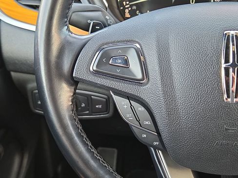 Used 2018 Lincoln MKC Select w/ Select Plus Package image 29