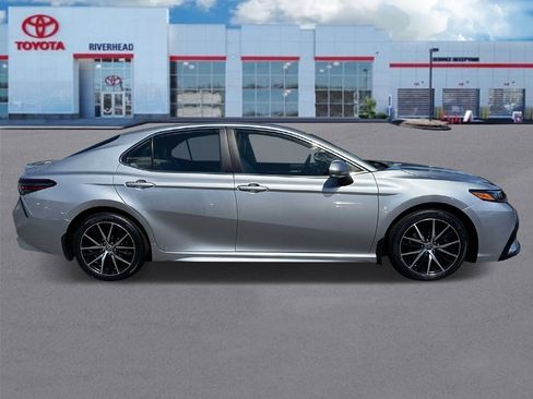Certified 2023 Toyota Camry SE image 3
