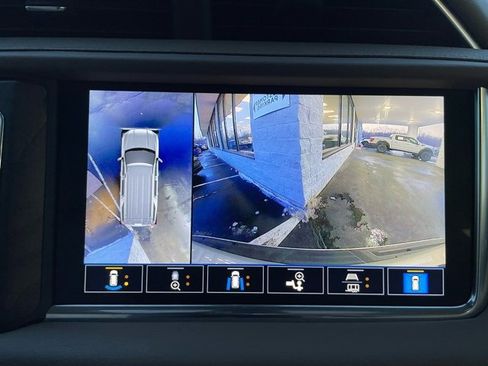 Used 2021 GMC Yukon Denali w/ Denali Premium Package image 21